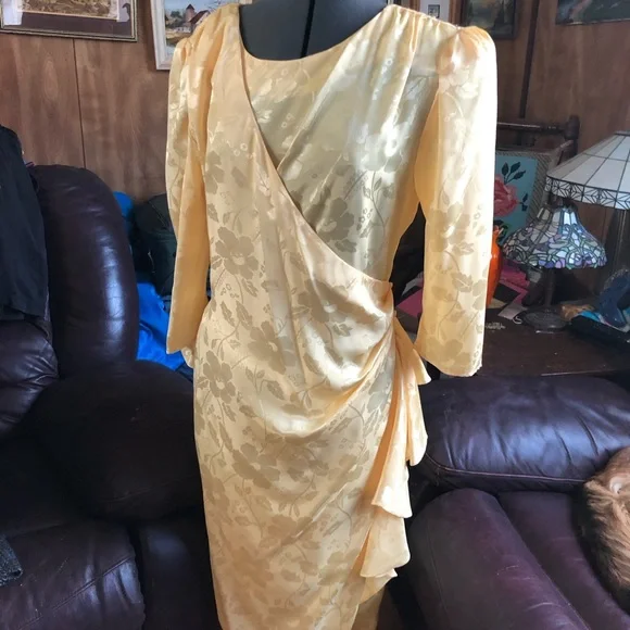 Elegant Yellow Floral Wrap-Style Women’s Dress - Picture 7 of 14